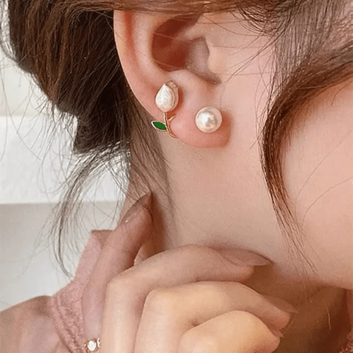 Korean Daisy Pearl Stud Earrings