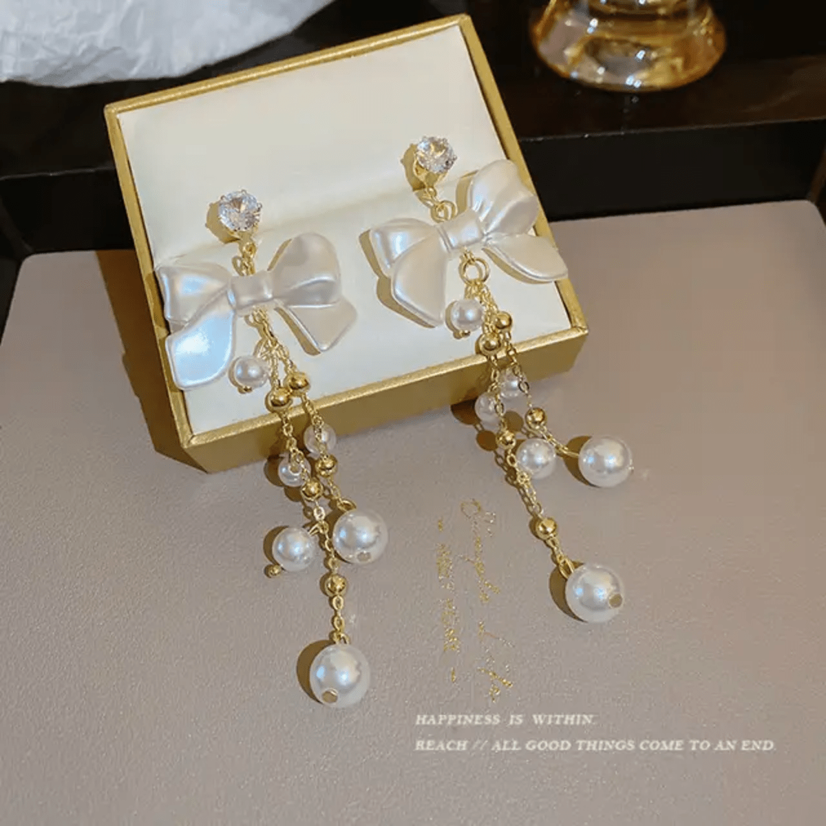 Danglers - Pearl earrings