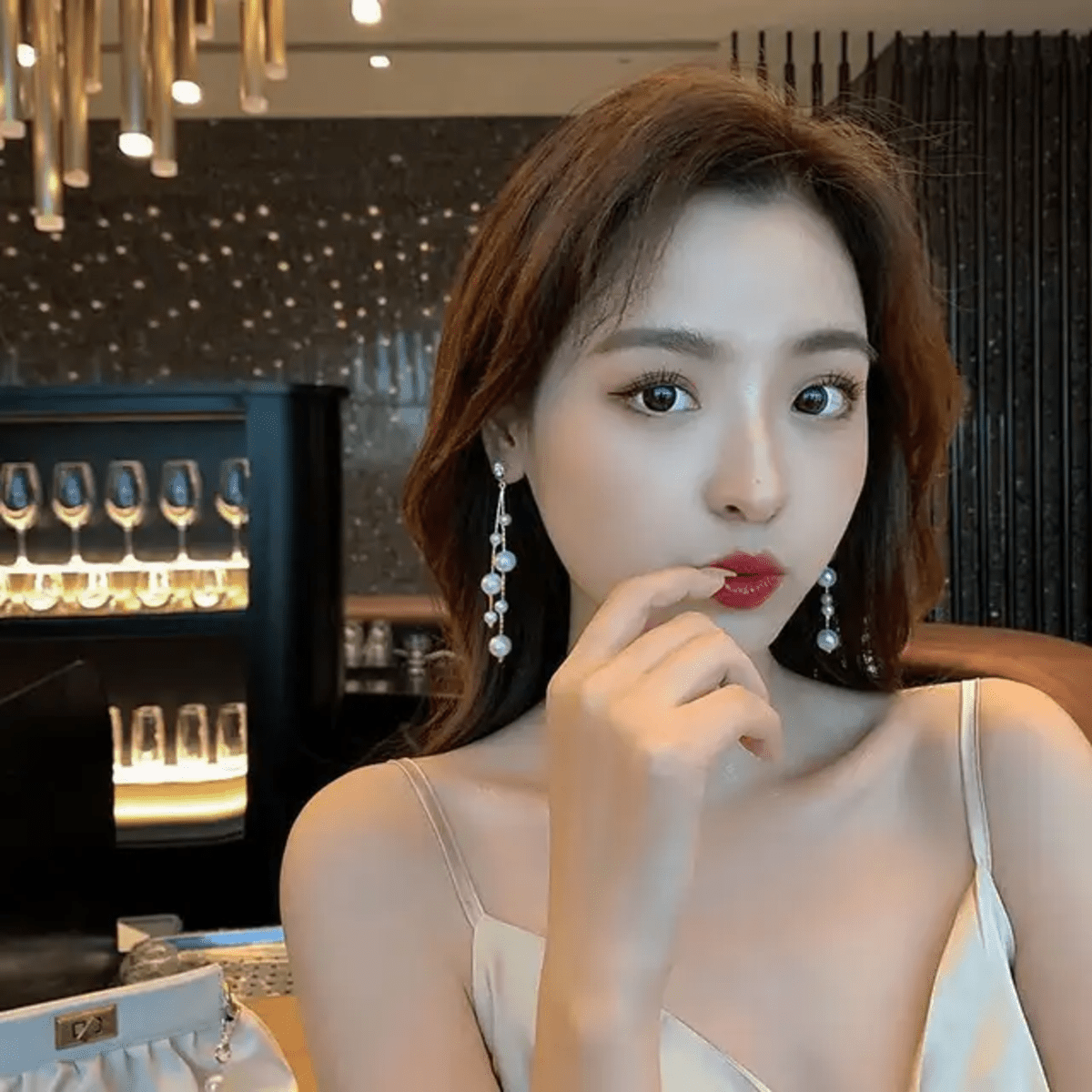 Danglers - Pearl earrings