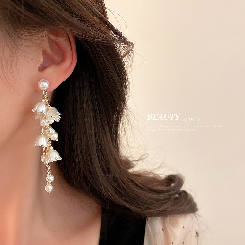 Danglers- Pearls Earrings