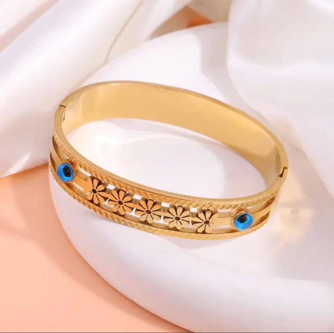 Blue Eye with Flower Anti-Tarnish Kada