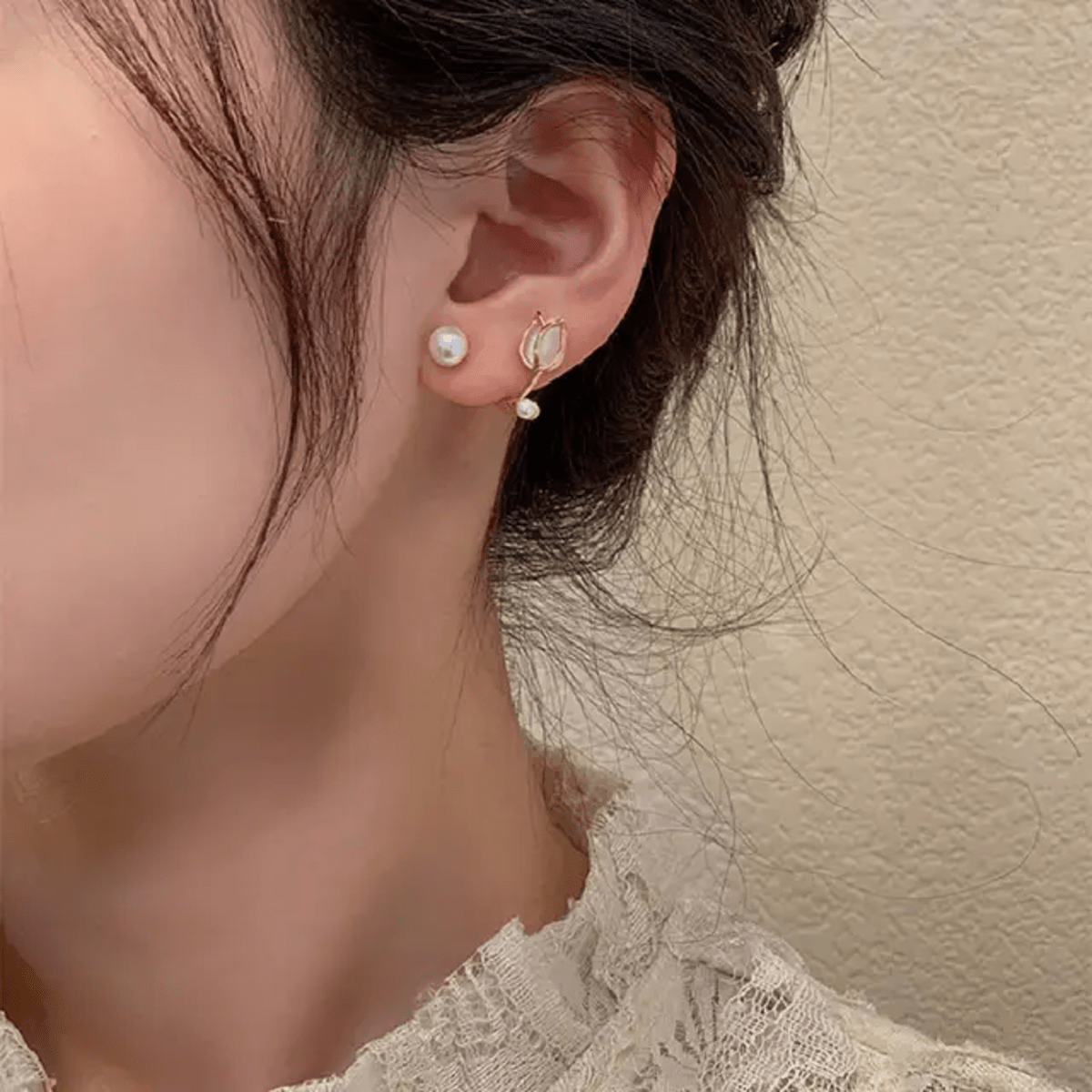 Korean Daisy Pearl Stud Earrings