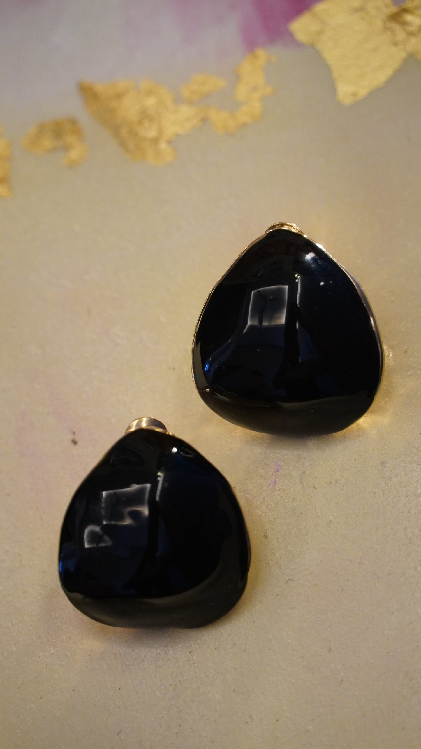 Colourful triangle shape stud