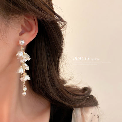 Danglers- Pearls Earrings