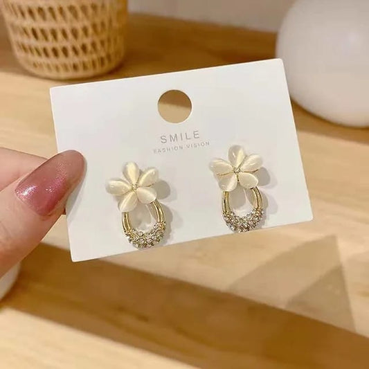 Korean Daisy Stud Earrings