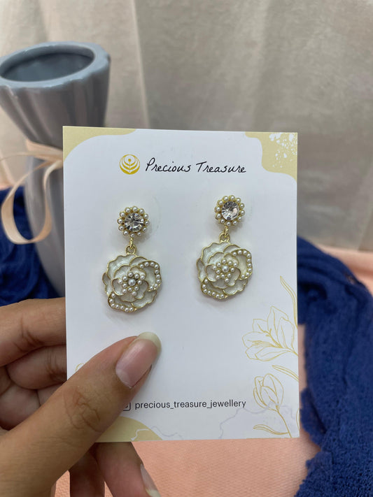 Danglers - Flower Earrings