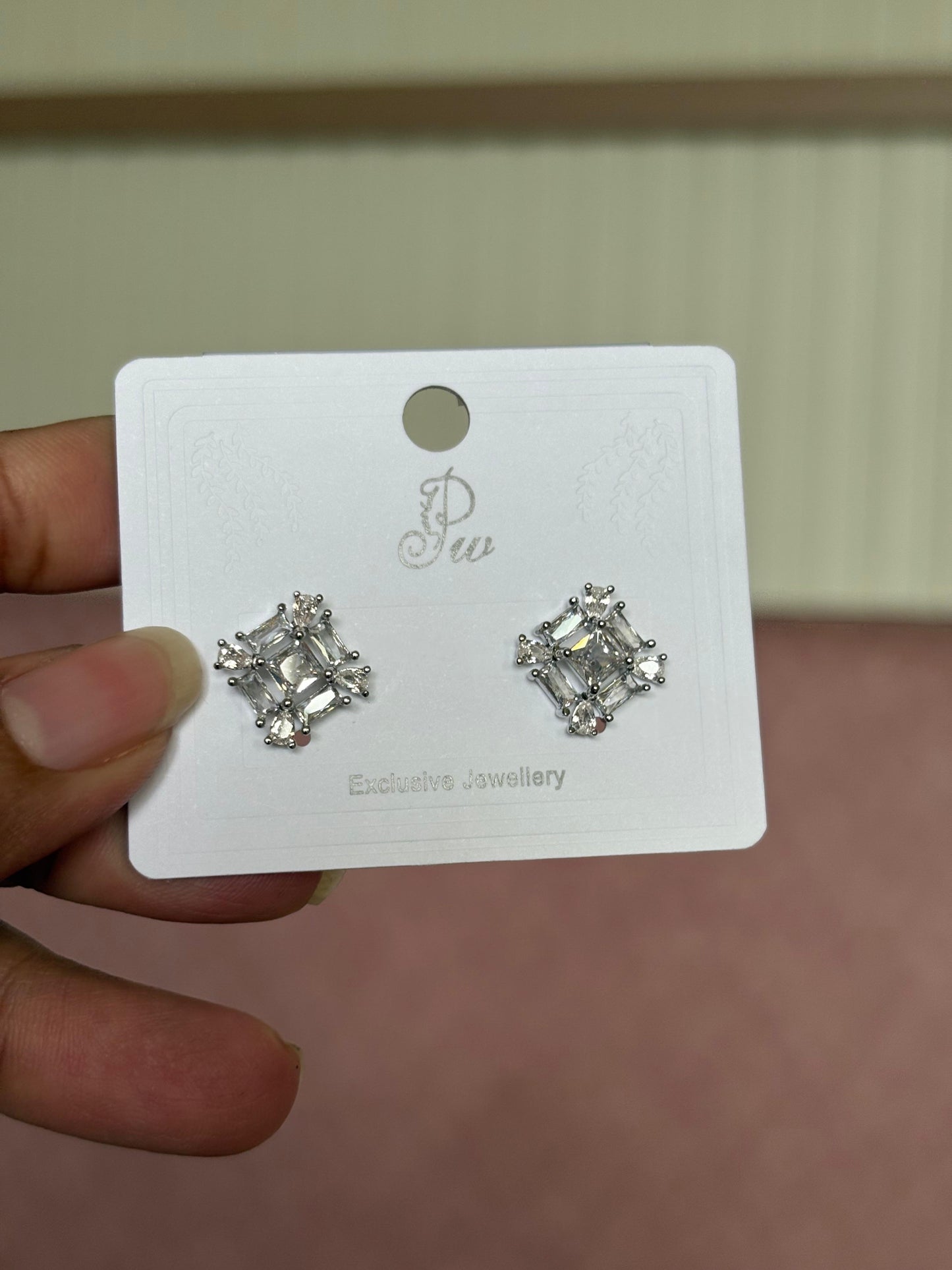 Korean diamond stud
