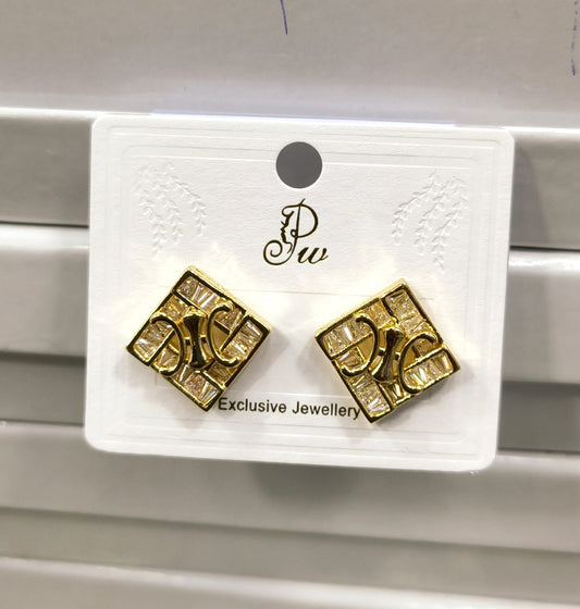 Korean square stud with Diamond s